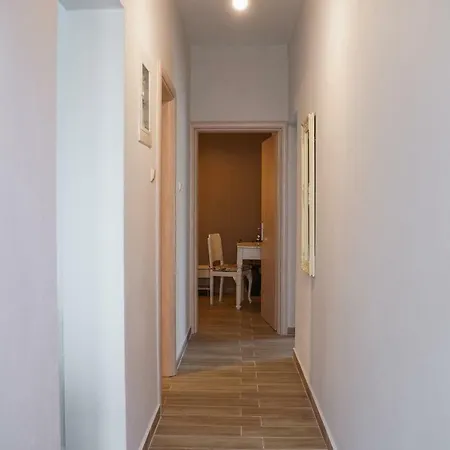 Apartment Ingreen